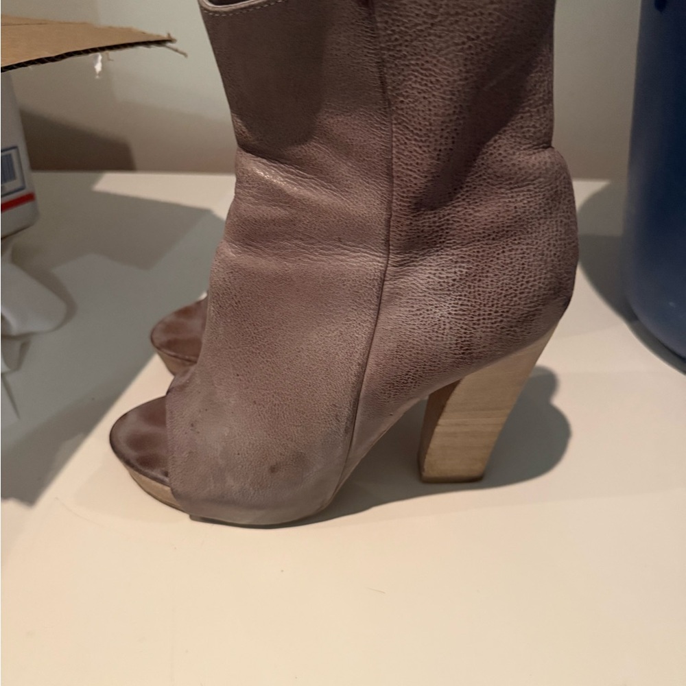 Elegant Taupe Leather Heeled Boots